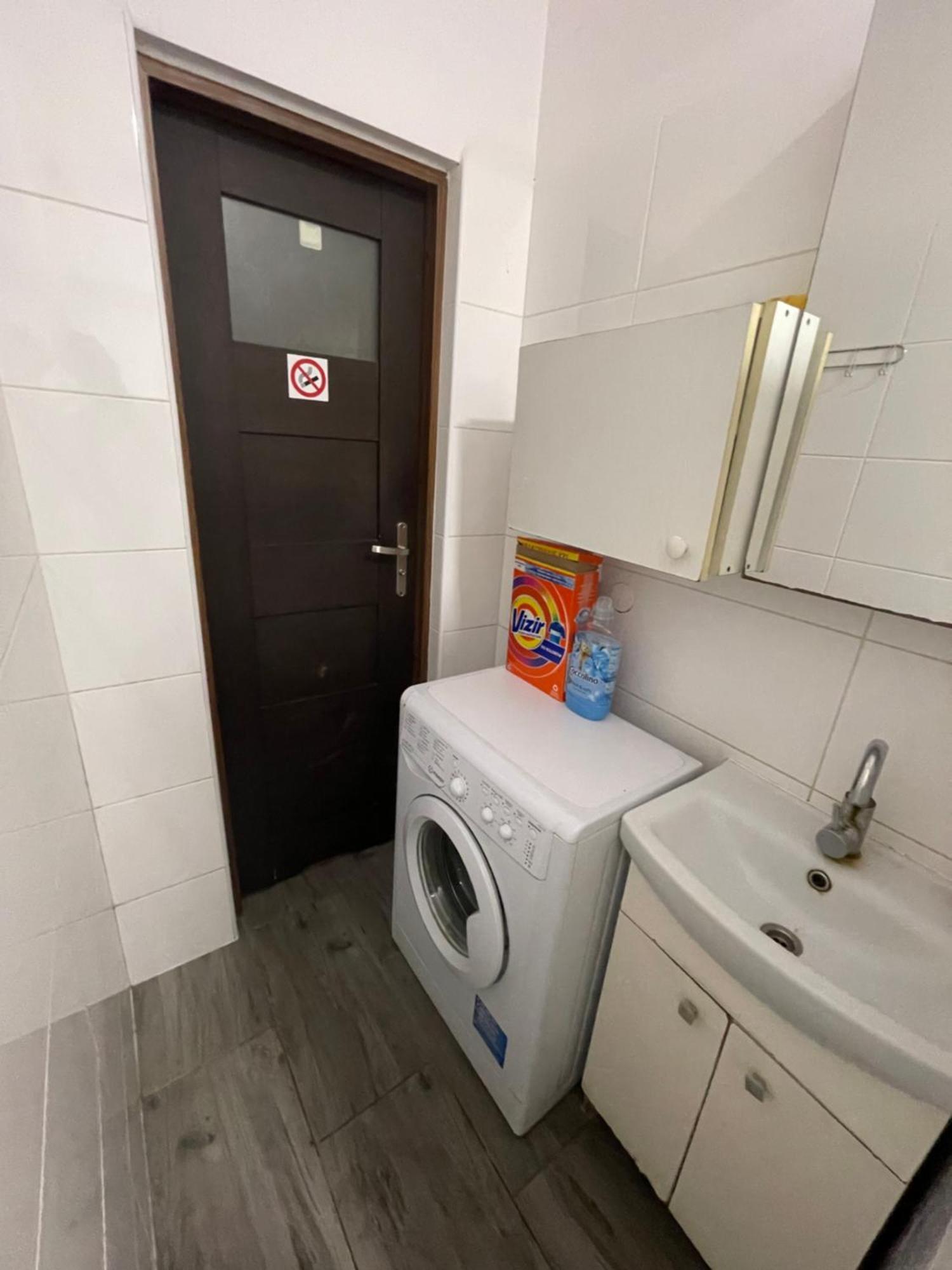 Dom U Dorogi Hostel Ozarow Mazowiecki Bagian luar foto